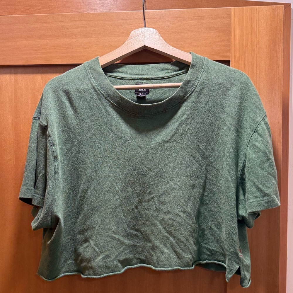 Cropped relaxed tee